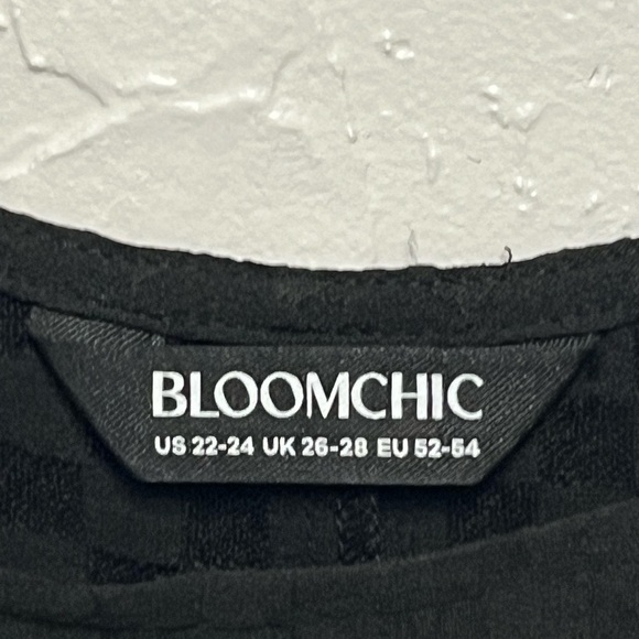 BloomChic Black Textured Romper - Picture 2 of 5